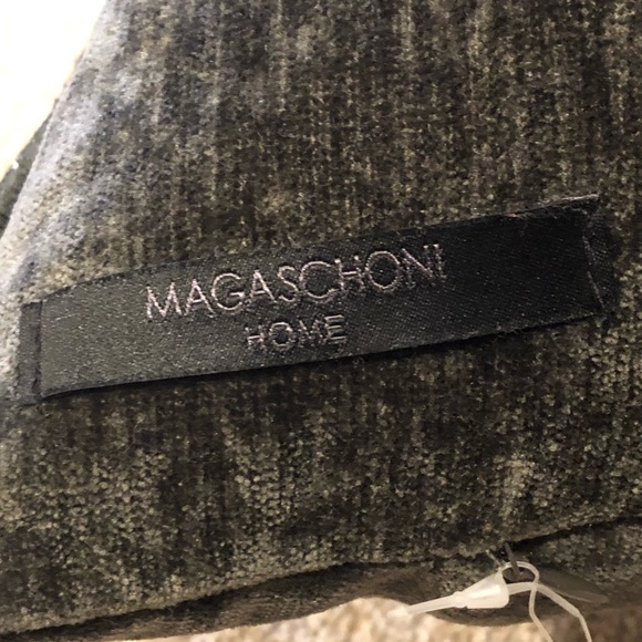 Magaschoni Velvet Rhinestone Halloween Skull Pillow 20x20 - Picture 4 of 10